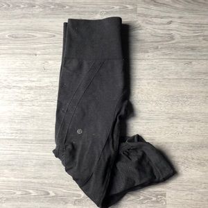 Cropped Lululemon leggings, worn twice.